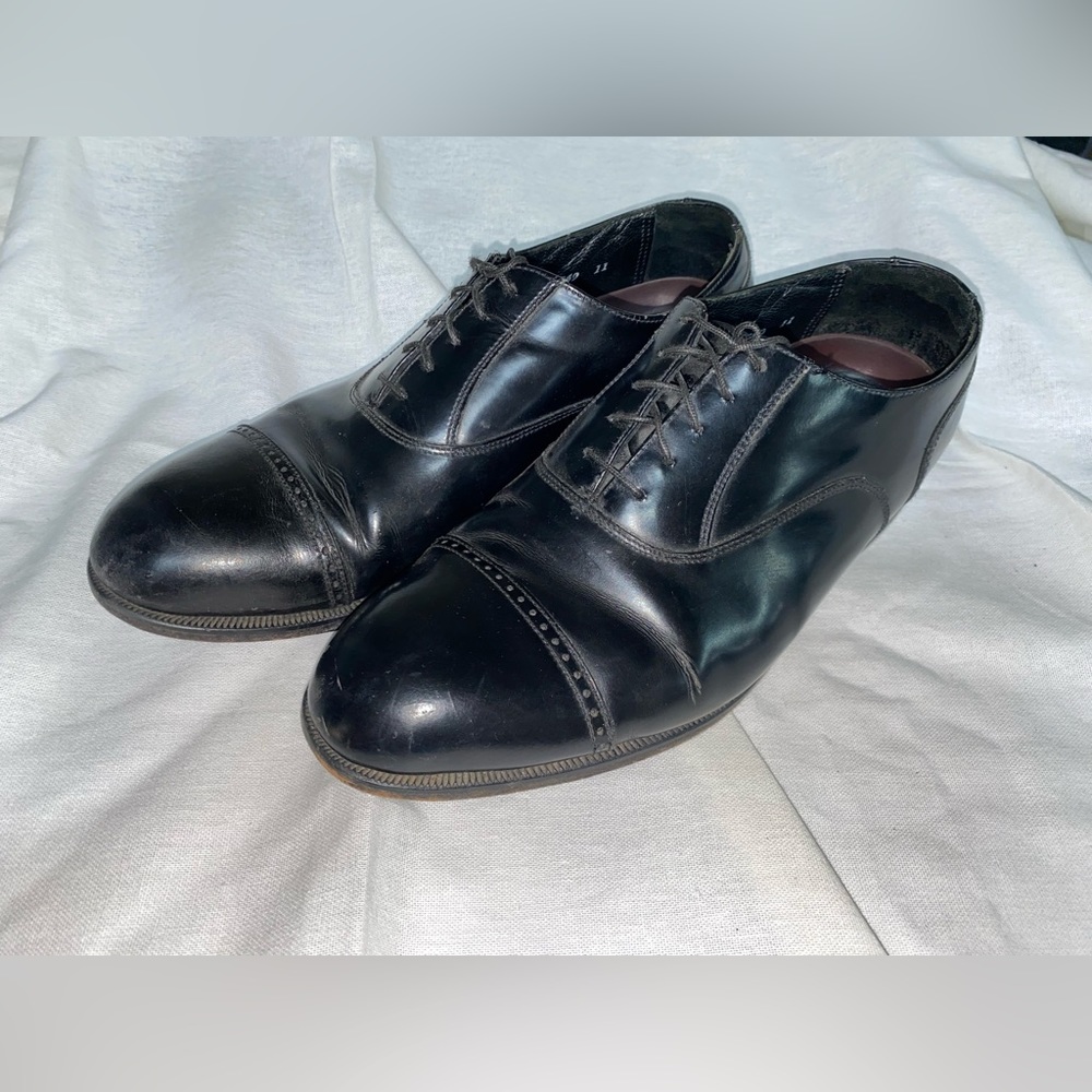 size 9 1/2 Florsheim dress shoes